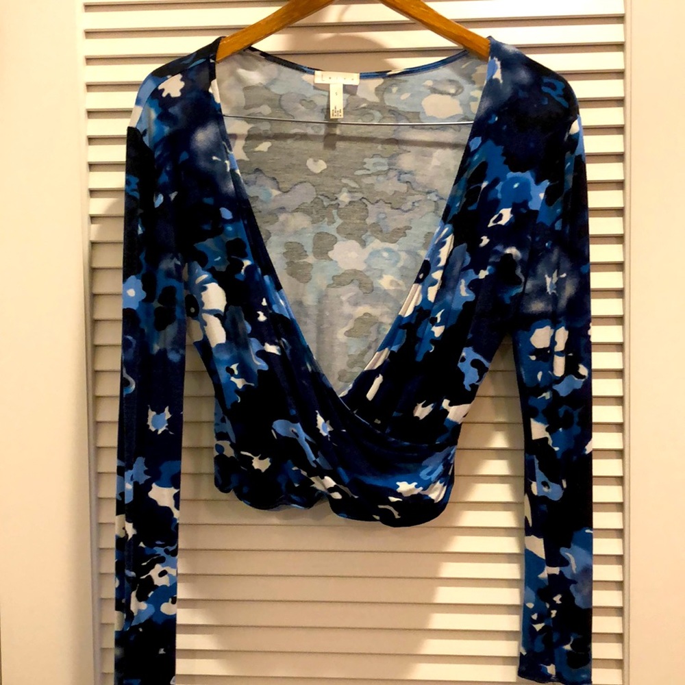 leith long sleeve crop halter with plunging neck